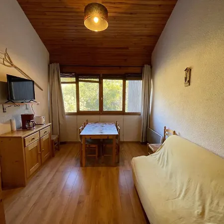 Apartment Enchastrayes, 2 Pieces, 6 Personnes - Fr-1-165a-165